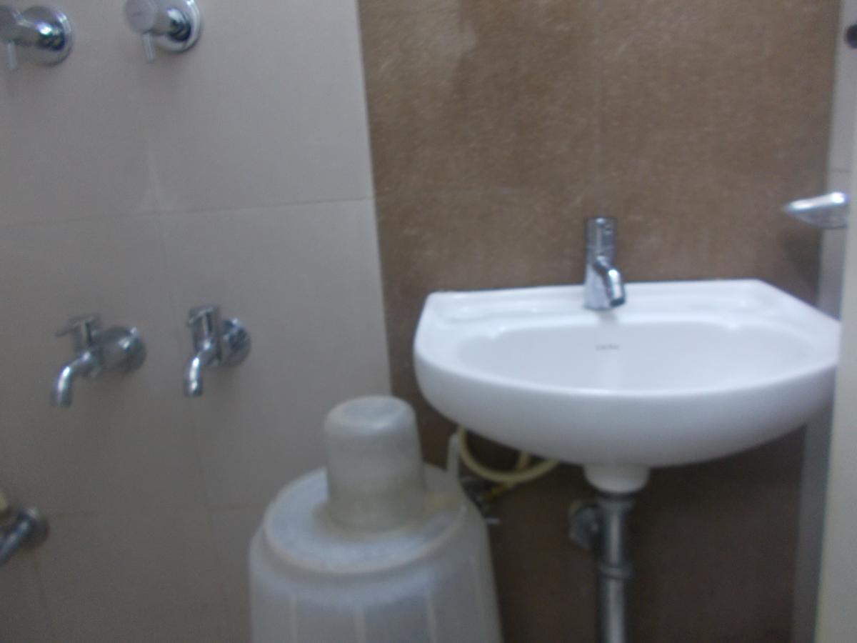 Modern Hotel Bangalore Bagian luar foto